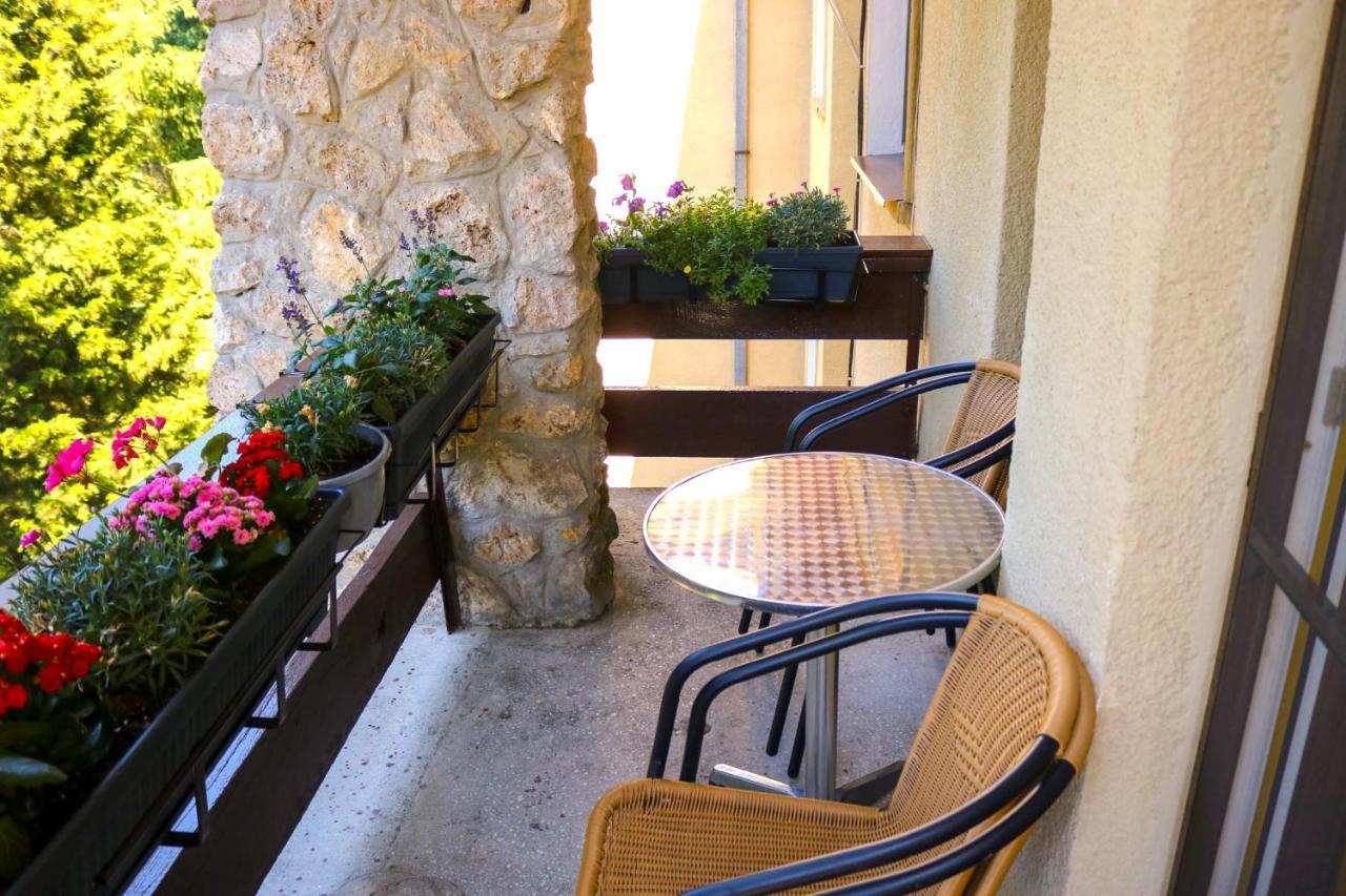 Apartament Iulia Geoagiu Bai Bagian luar foto