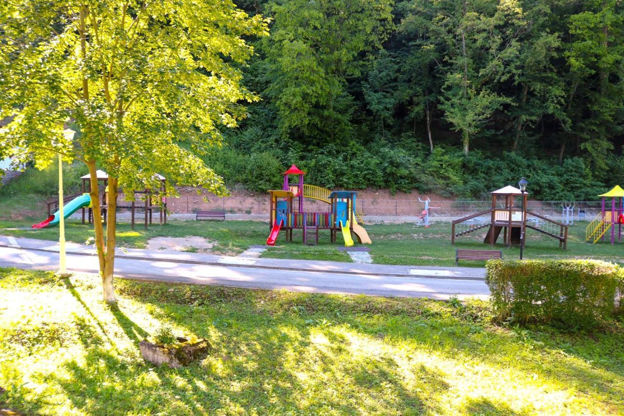 Apartament Iulia Geoagiu Bai Bagian luar foto
